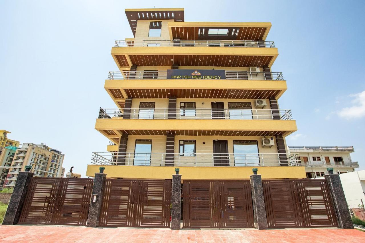 Capital O Harish Residency Hotel Gurgaon Exterior photo