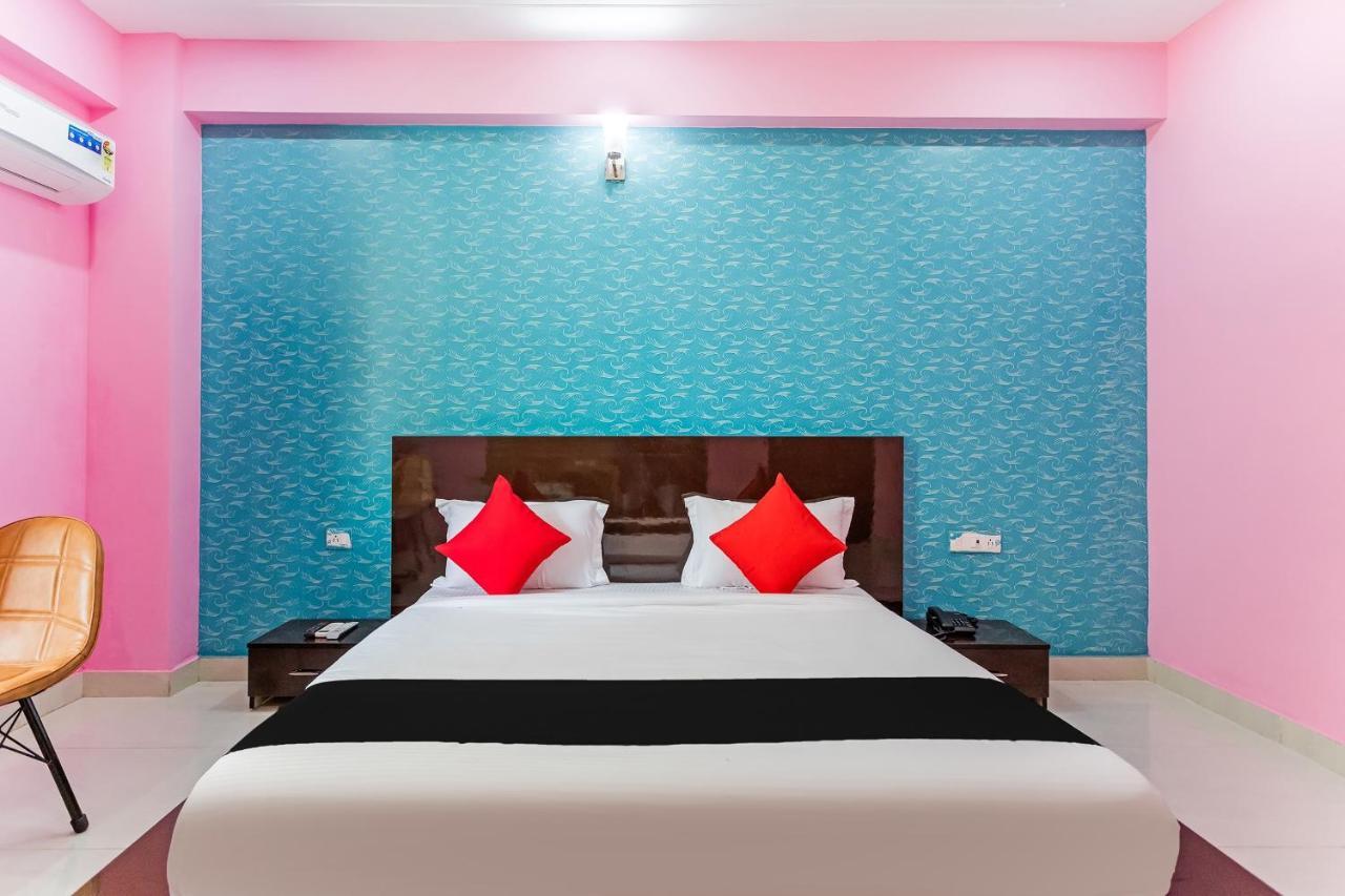 Capital O Harish Residency Hotel Gurgaon Exterior photo