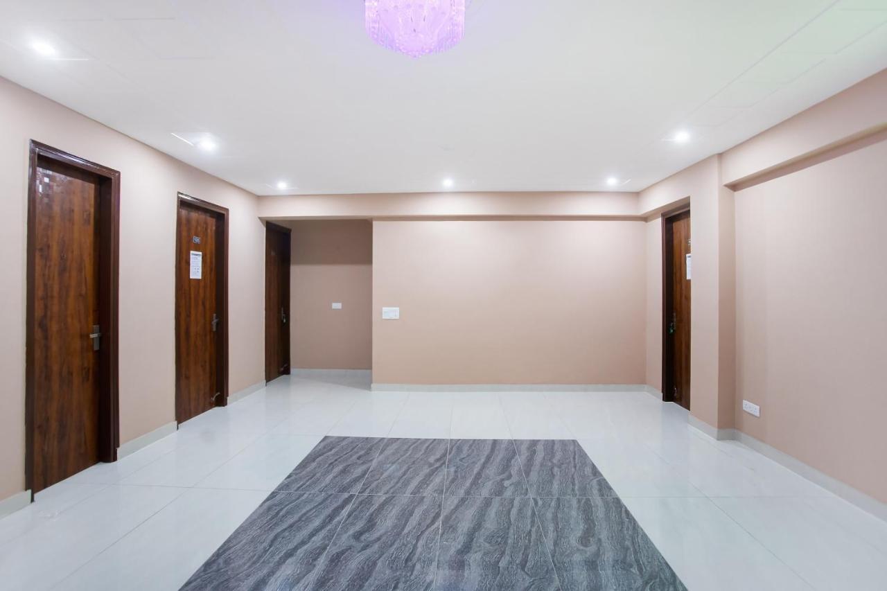 Capital O Harish Residency Hotel Gurgaon Exterior photo