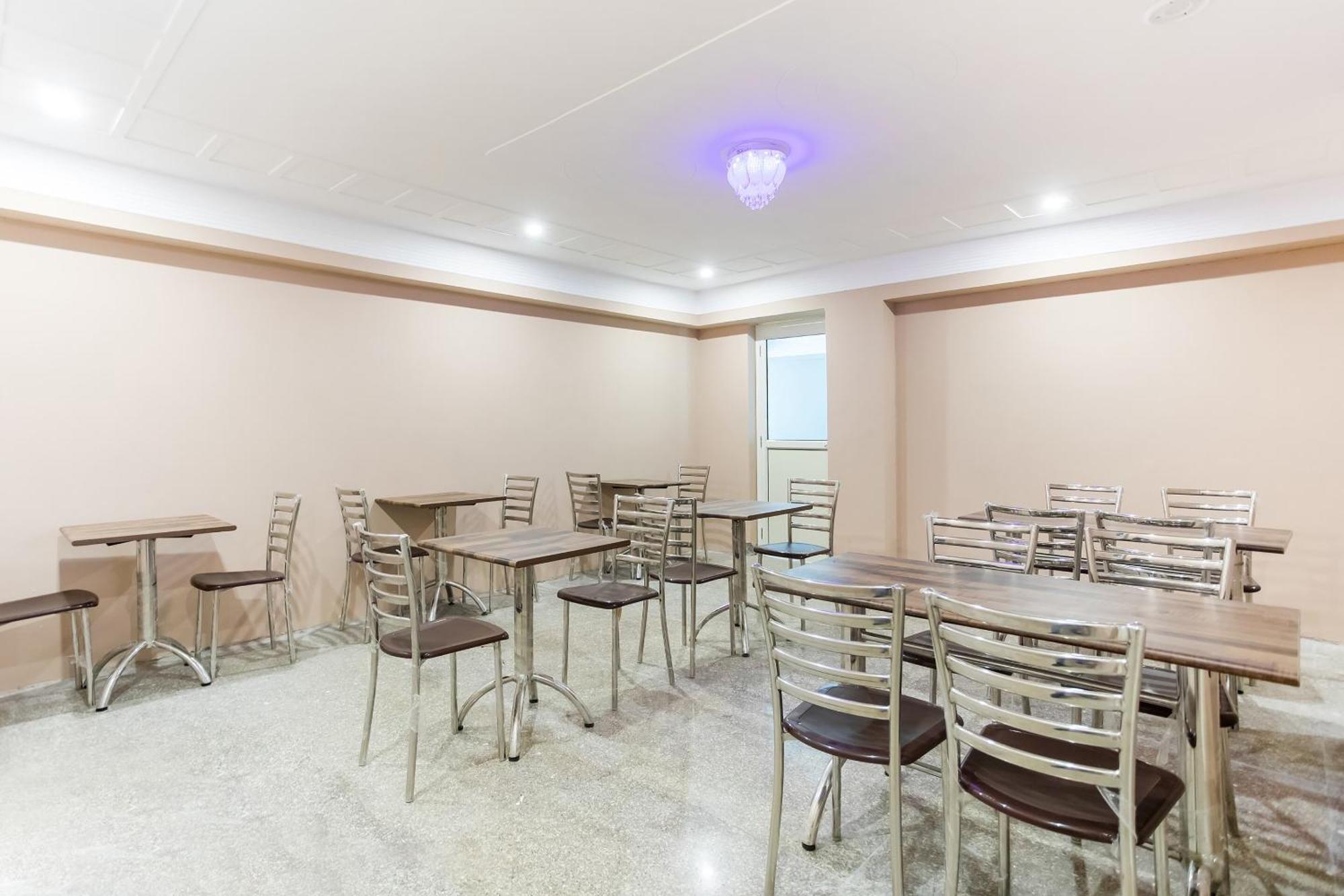 Capital O Harish Residency Hotel Gurgaon Exterior photo